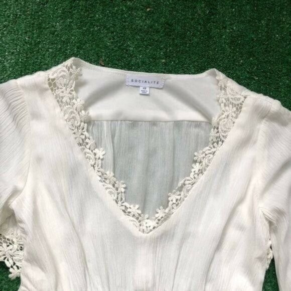 Socialite White Dress w/crochet & open back Size XS - Picture 5 of 7